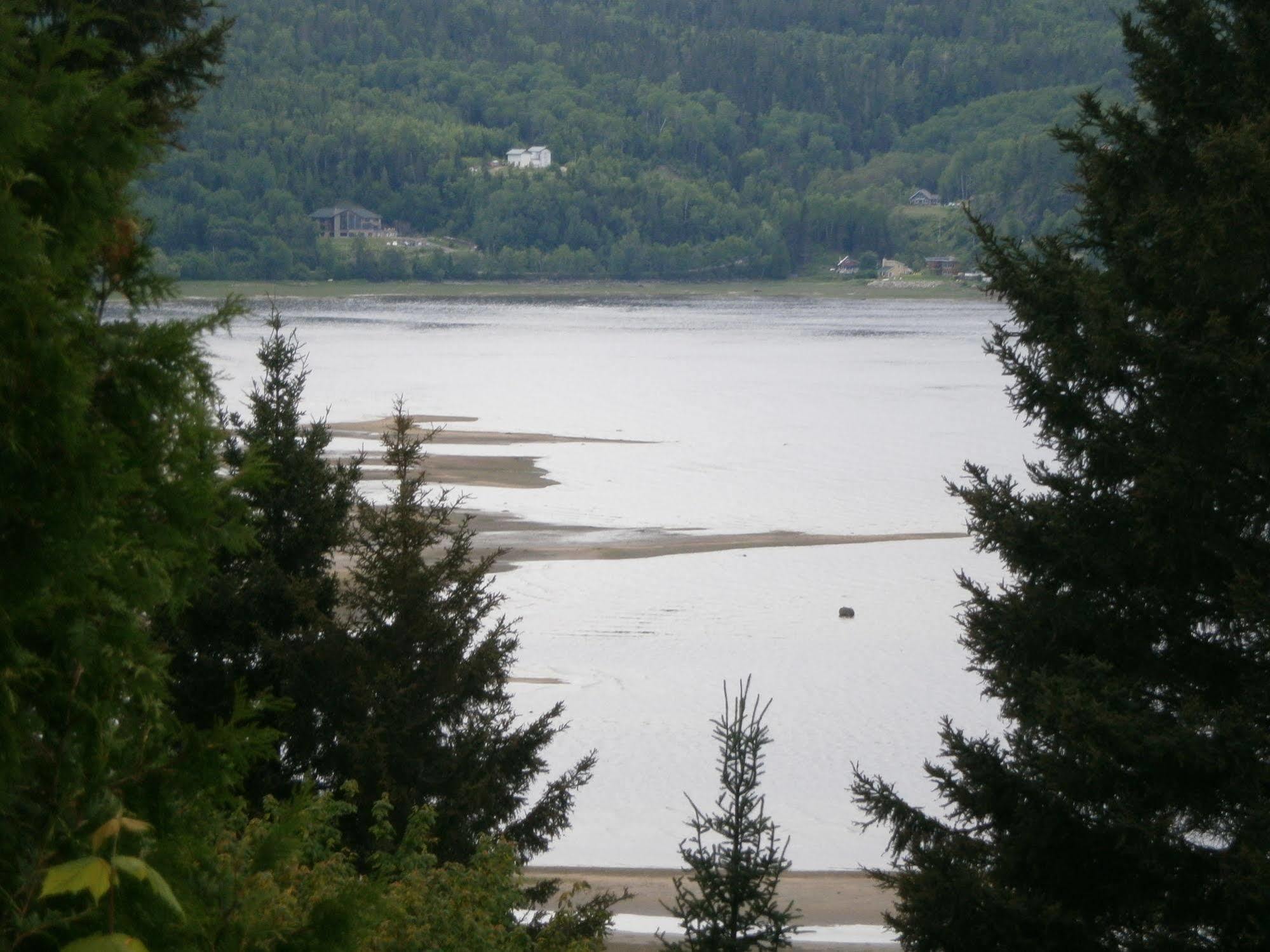 Apartmán Panoramique Du Fjord LʼAnse-Saint-Jean Exteriér fotografie